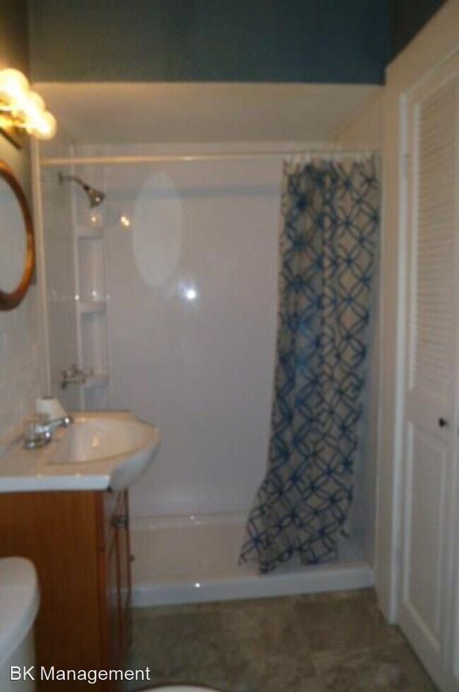 Foto del edificio - 3 br, 1 bath House - 212 W Wabash Ave