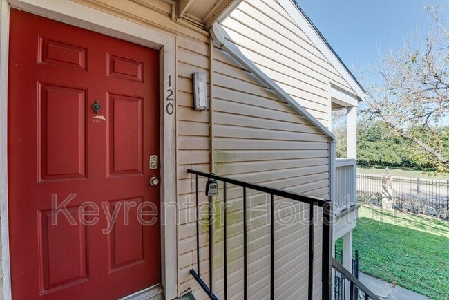 Building Photo - 2750 Holly Hall St