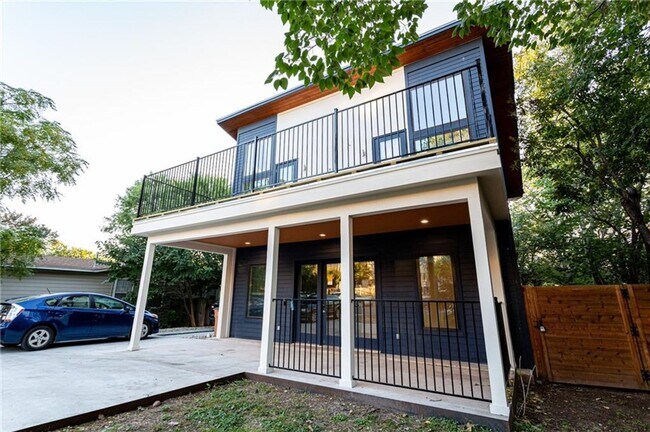 Foto del edificio - 2509 Del Curto Rd