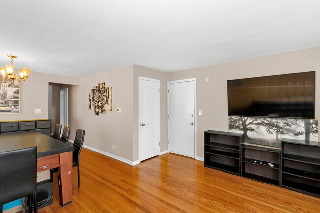 Building Photo - 2317 N 74th Ave