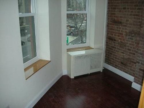 Primary Photo - 26 7th Ave S