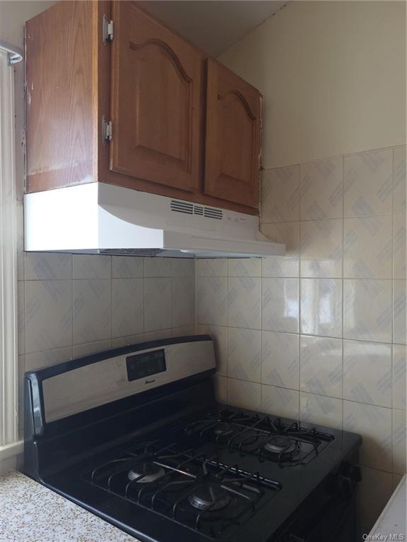 Foto del edificio - 228-9-22146 146th Ave