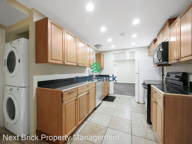 Building Photo - 4 br, 2 bath House - 16623 Benson Rd S Bot...