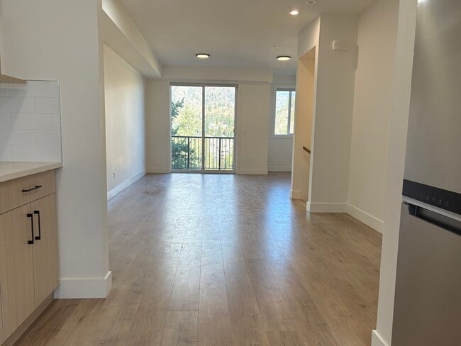 Building Photo - 1980 Upper Sundance Dr