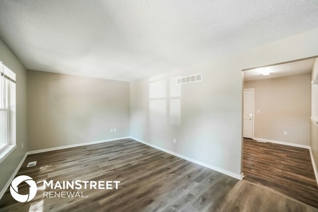 Building Photo - 806 SE 19th St