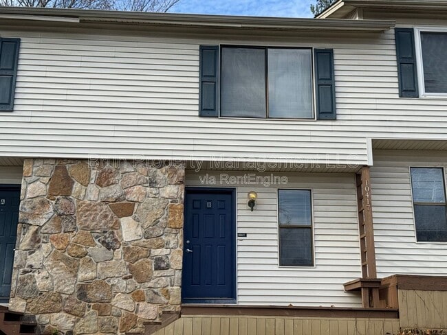 Building Photo - 10417 Victoria Dr