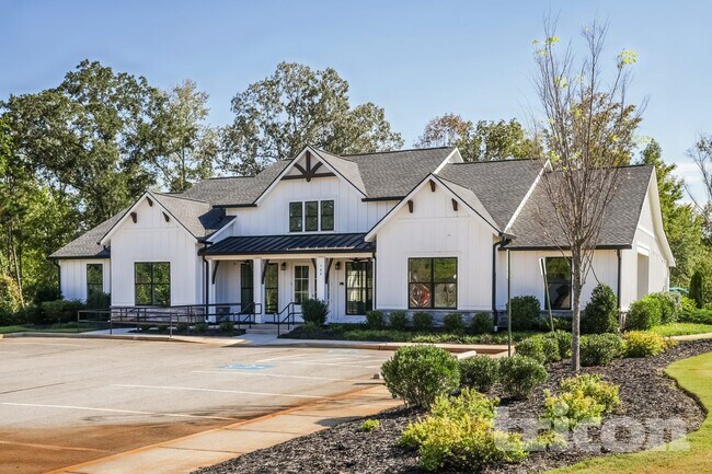 Building Photo - 264 Oliver Dr