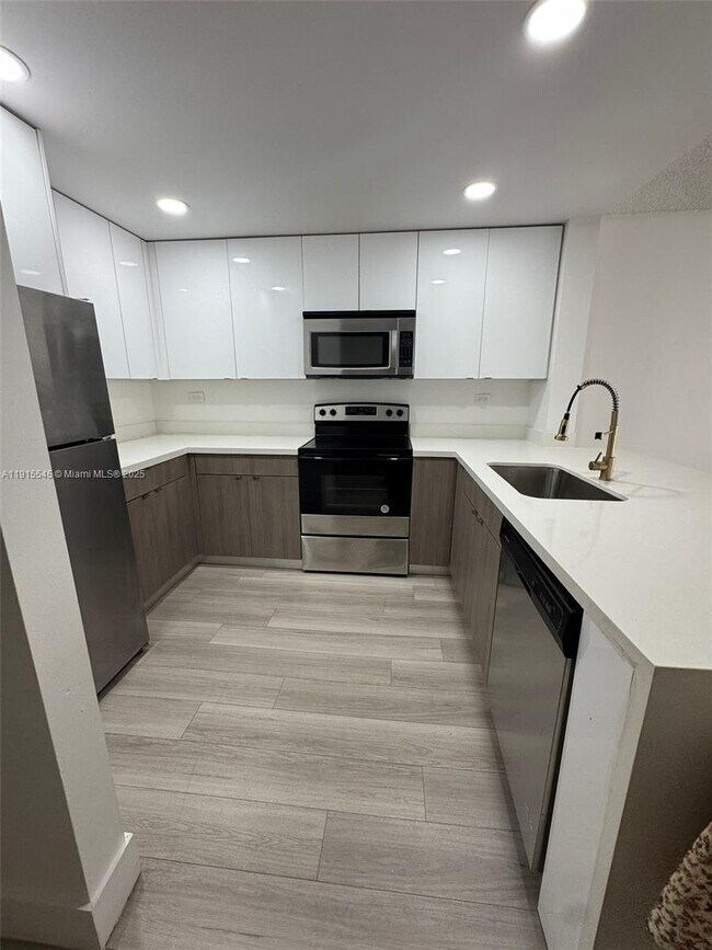 Building Photo - 20860 San Simeon Way