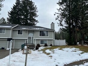 Building Photo - 12521 N Fairwood Dr