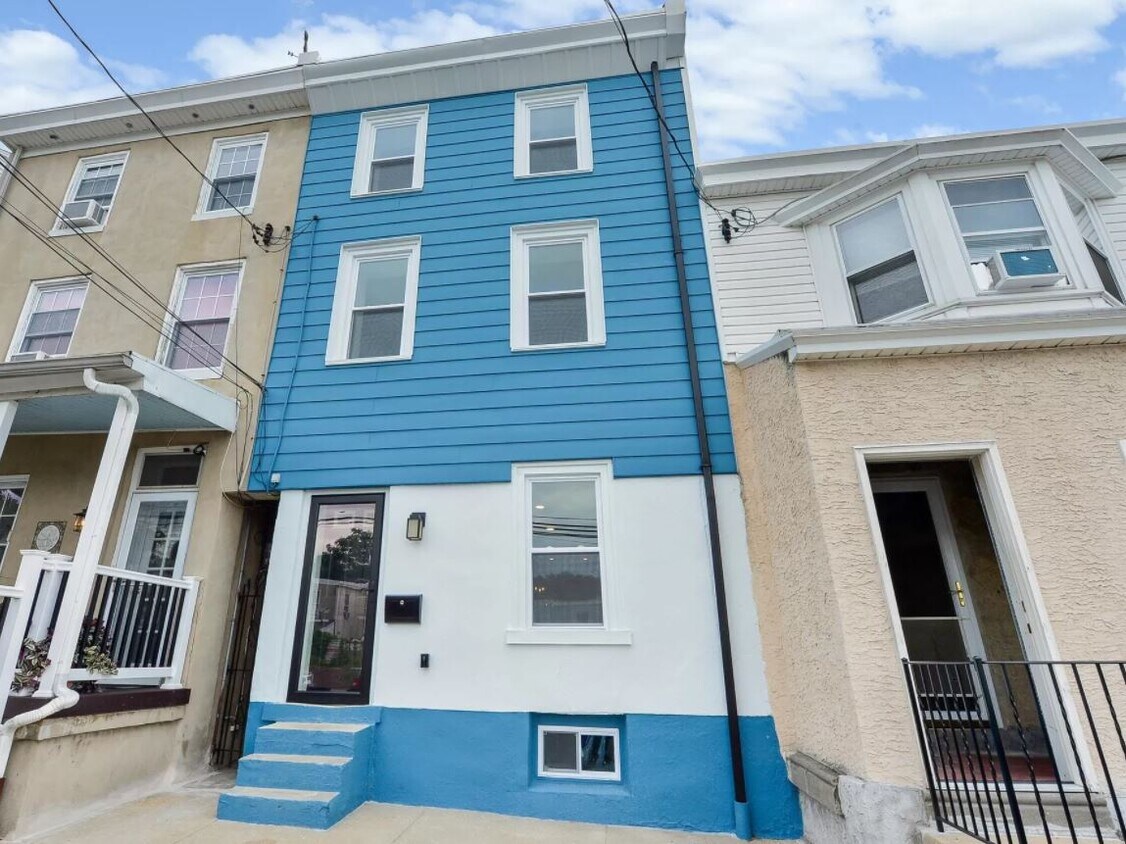 Primary Photo - 135 Markle St
