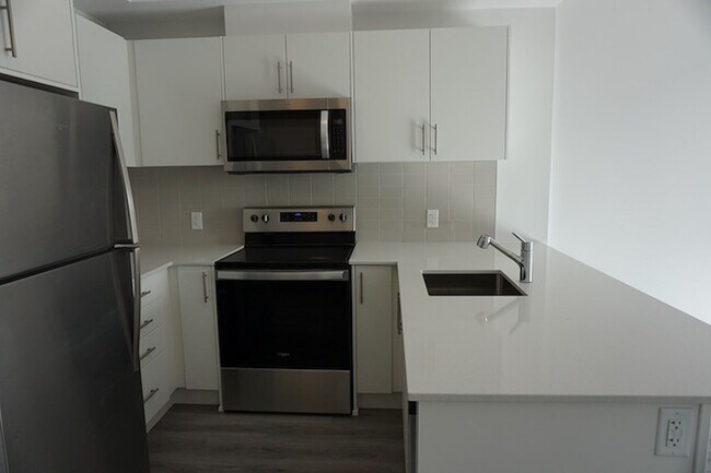 Photo du bâtiment - 1000 Lackner Blvd