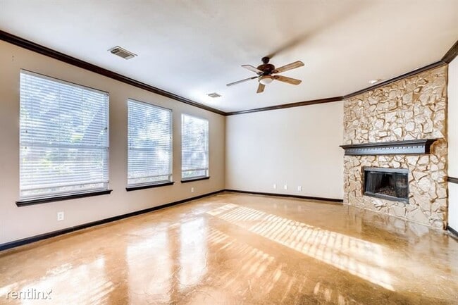Building Photo - 5 br, 2.5 bath House - 25233 Battle Lake UNIT