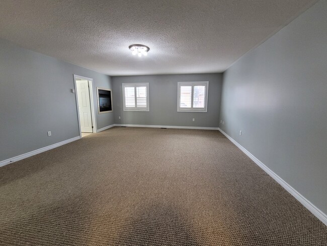 Building Photo - 5150 Doubletree Dr