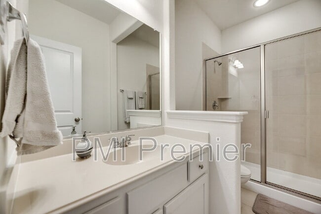 Foto del edificio - 15404 Pioneer Bluff Trail