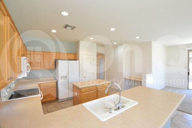 Foto del edificio - 3306 E Powell Ct