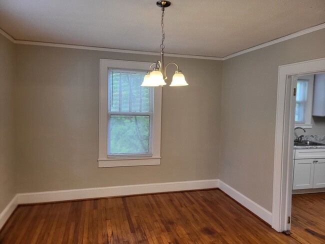Building Photo - 158 Shurley St