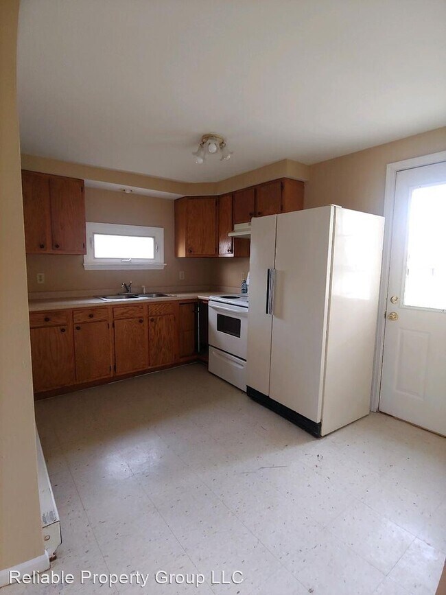 Building Photo - 2 br, 1 bath House - 1720 W 10th Street