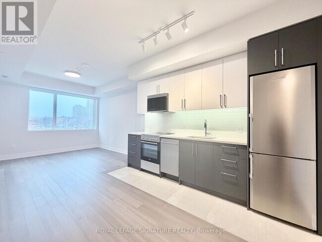 Photo du bâtiment - 664 Spadina Ave.