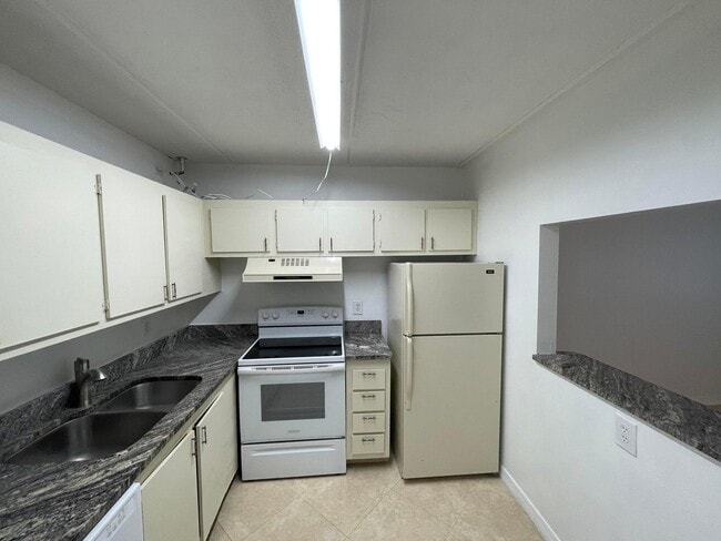 Building Photo - 2100 Springdale Blvd