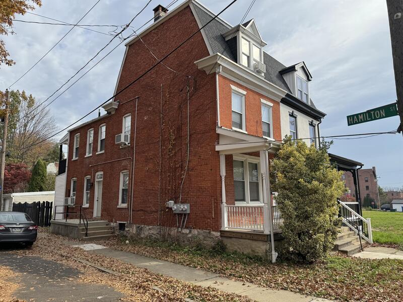 Primary Photo - 539 N Plum St