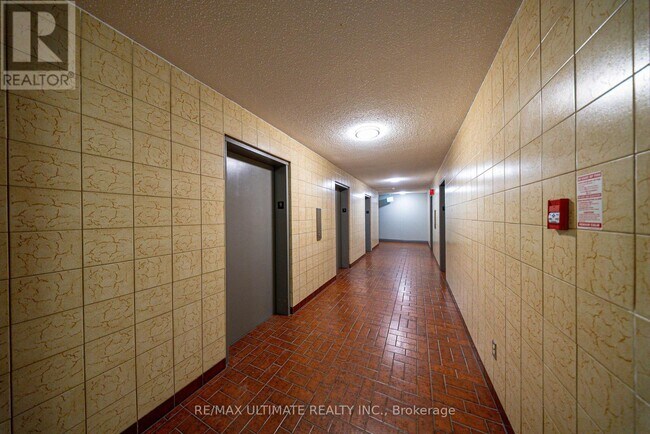 Photo du bâtiment - 390 Dixon Rd