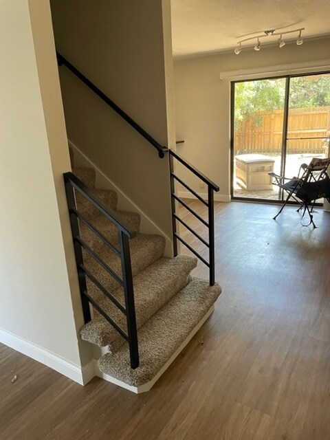 Foto del edificio - 2718 Old Field Dr