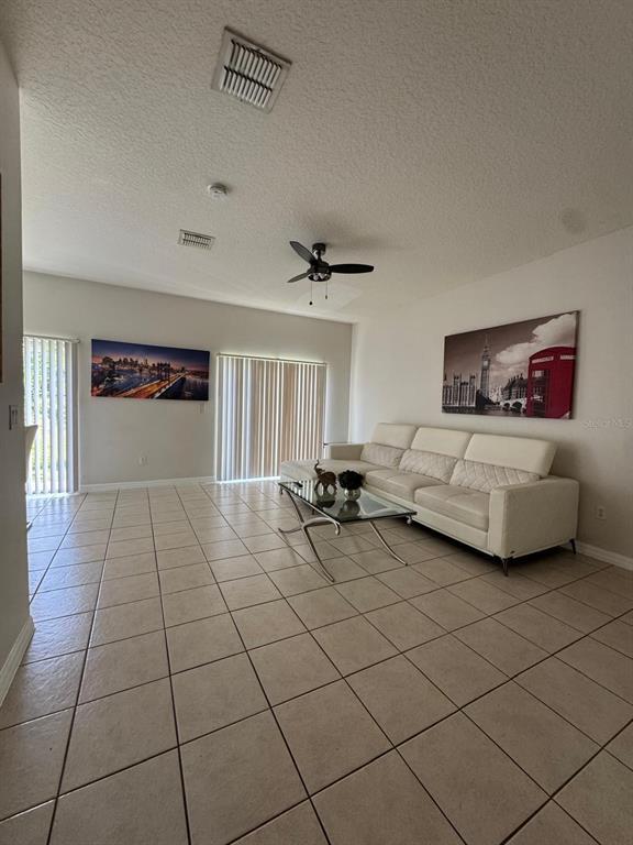 Foto del edificio - 4300 Paradise Cove Ct