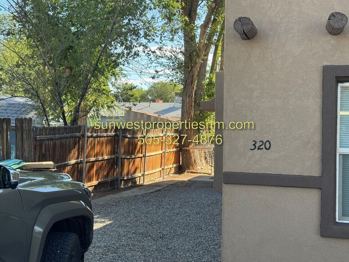 Foto principal - 320 N Loma Linda Ave