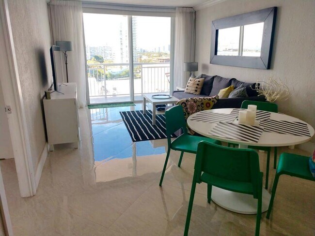 Foto del edificio - 1345 Lincoln Rd