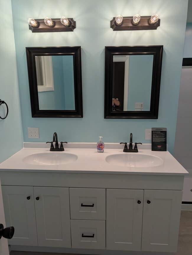 Double Vanity - 92 N Williams St