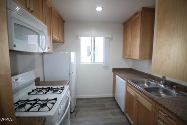 Foto del edificio - 2657 E Harbor Blvd