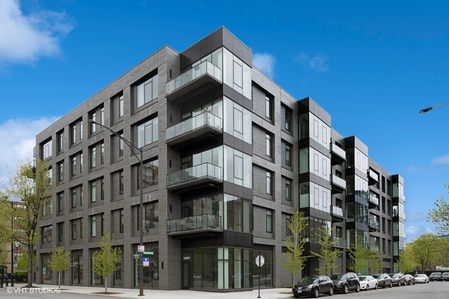 Primary Photo - 6 N Bishop St
