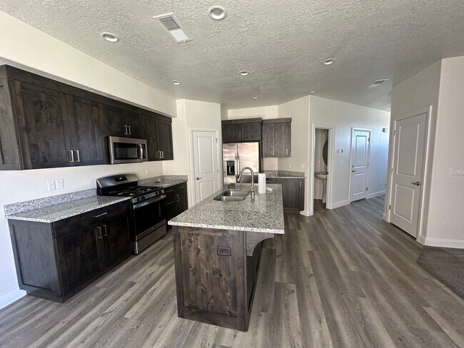 Foto del edificio - Spacious Home in Hurricane