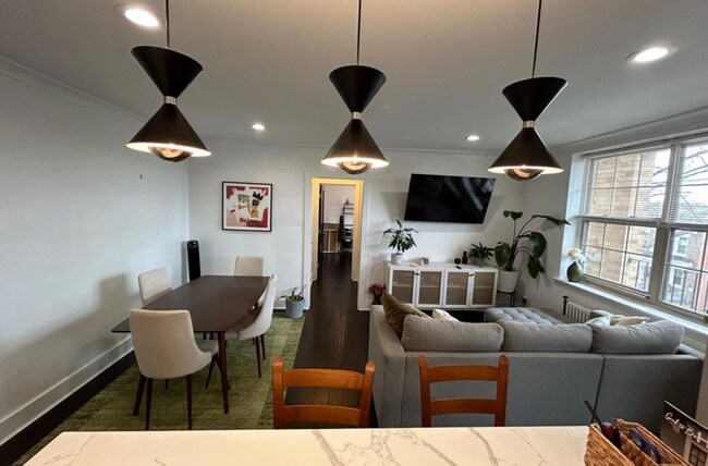 Foto del edificio - 939 Longfellow St NW