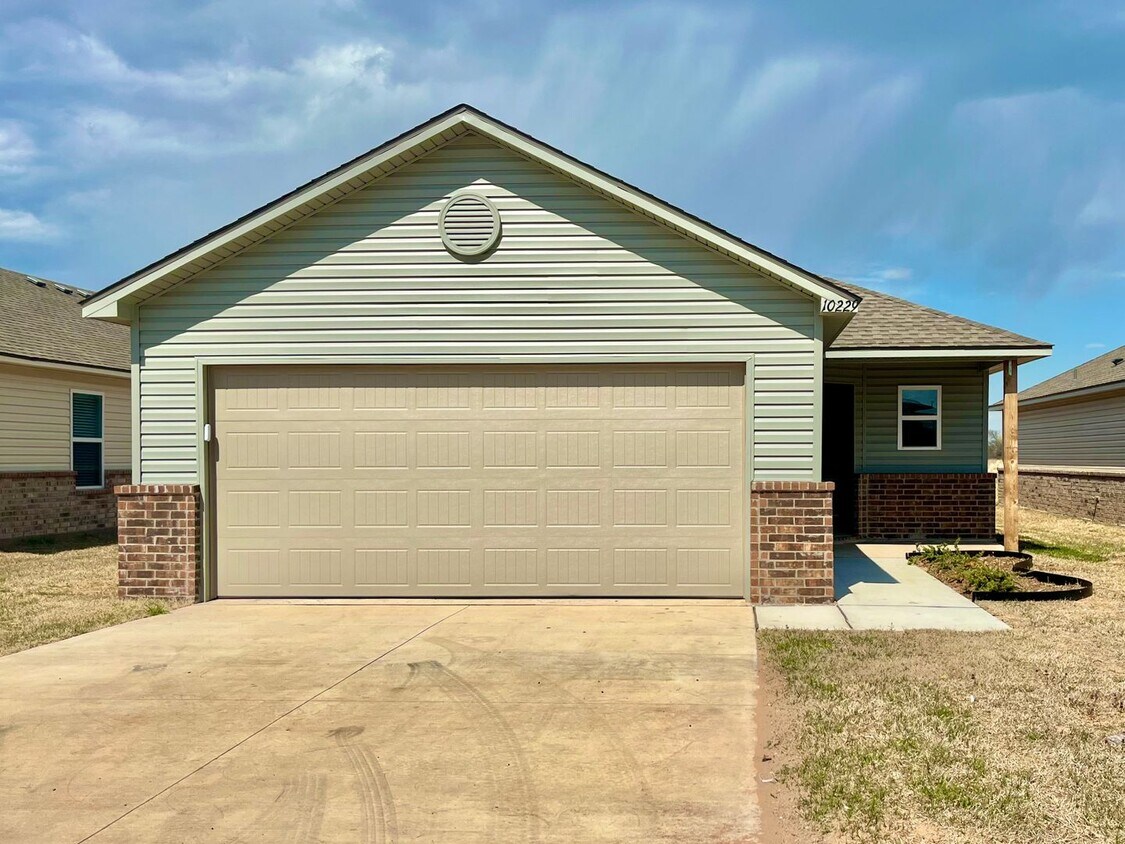 Primary Photo - New Construction 4 Bed, 2 Bath Near Lake O...