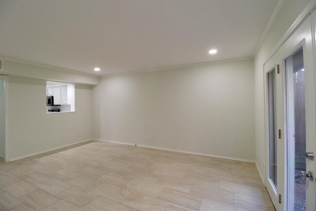 Foto del edificio - 11550 Chimney Rock Rd