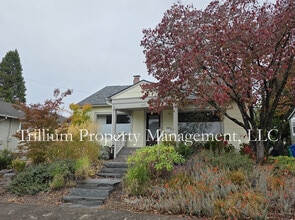 Building Photo - 3015 NE 67th Ave