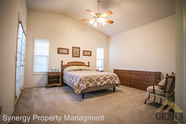 Building Photo - 4 br, 3 bath House - 5021 Panorama Dr.
