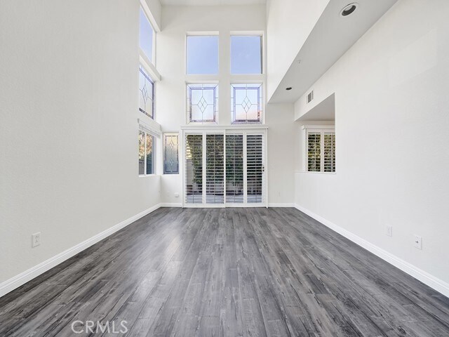Building Photo - 1031 Via Presa