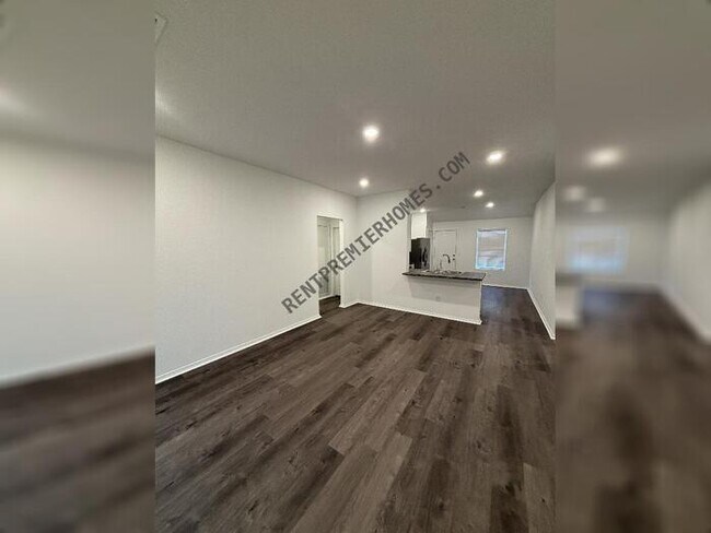 Building Photo - 34 Ten Pt Ln