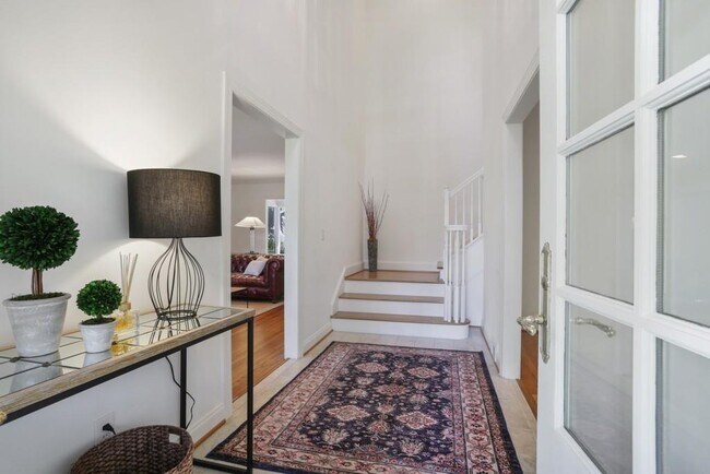 Foto del edificio - 17 Blackland Rd NW