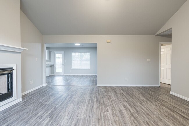 Building Photo - 1014 L St