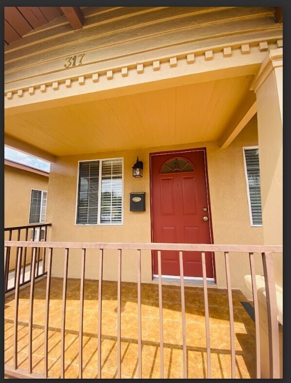 Foto del edificio - 317 N Coronado St