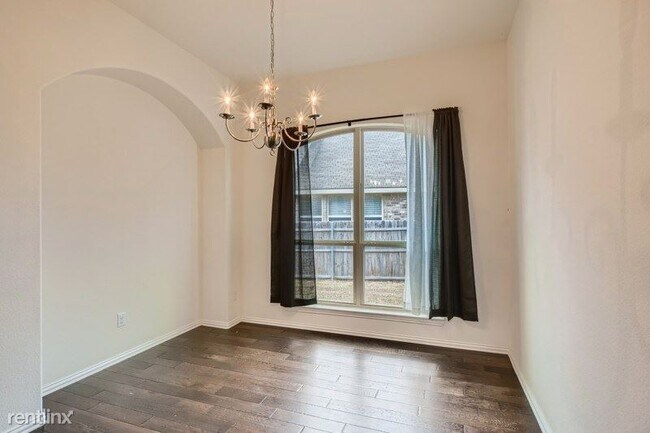 Foto del edificio - 5 br, 3.5 bath House - 5024 Kestrel Drive ...