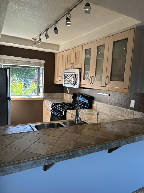 Building Photo - 2146 Valleydale Ln