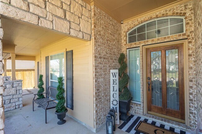Building Photo - 1535 Garden Lakes Dr