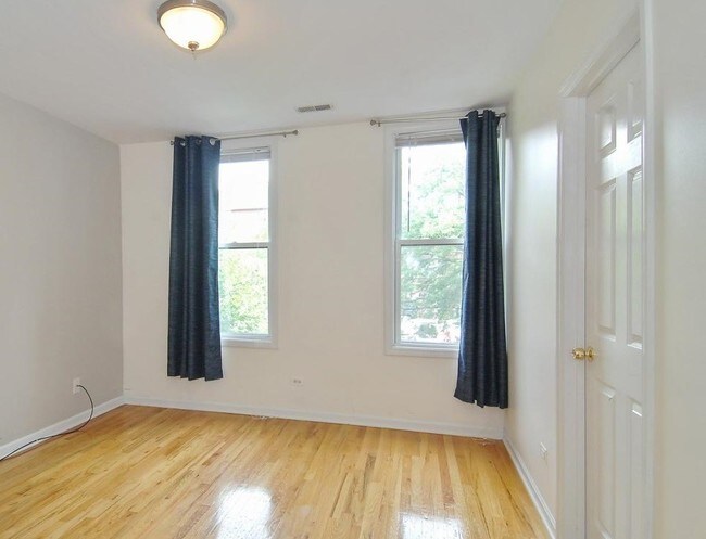 Foto del edificio - 1433 W Oakdale Ave