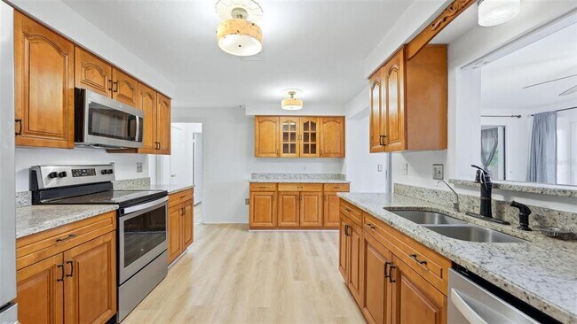 Building Photo - 1329 Nantucket Rd