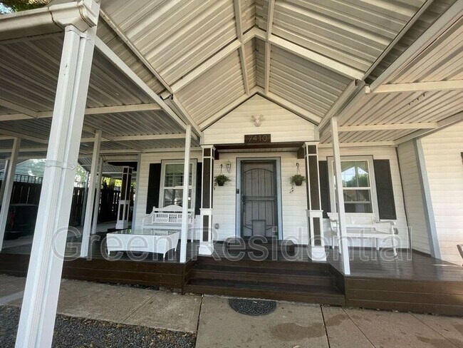 Building Photo - 7410 Ilex St
