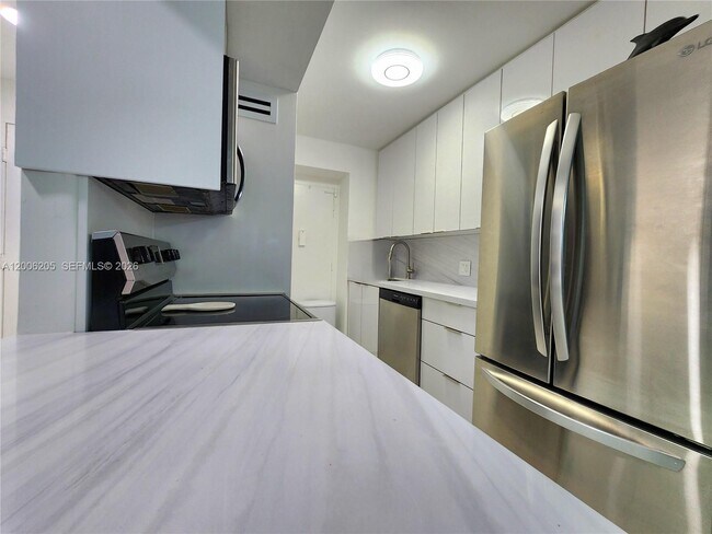 Foto del edificio - 3505 S Ocean Dr